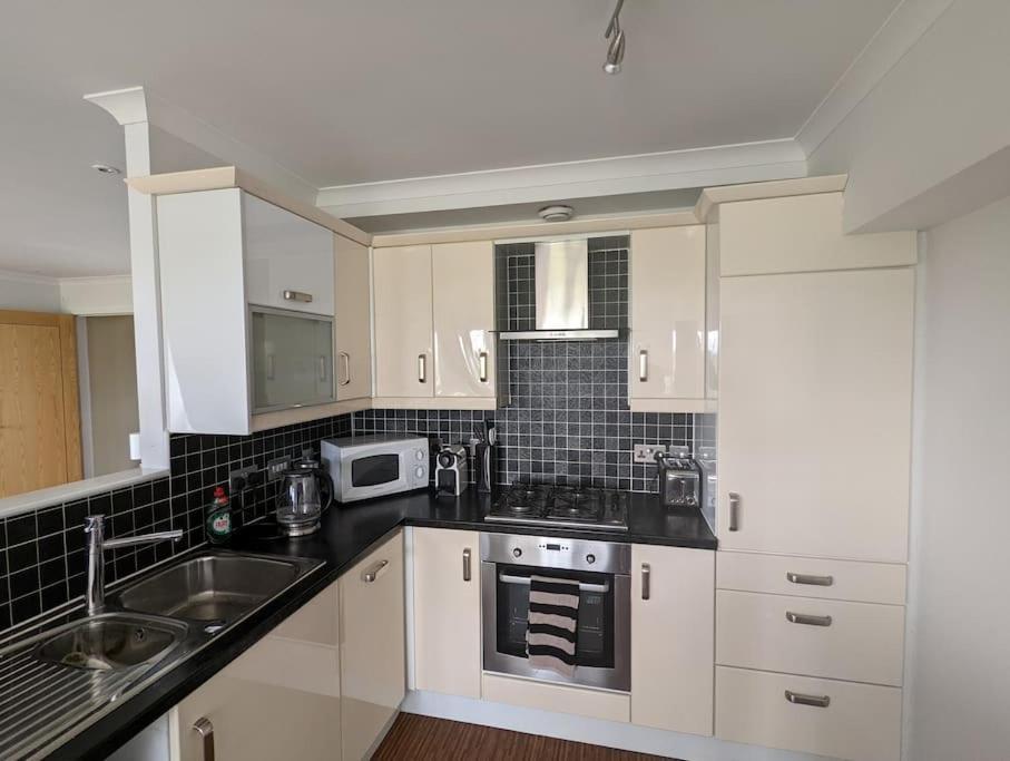 Beautiful 2 Bedroom Flat Overlooking Golf Course Карнусти Экстерьер фото